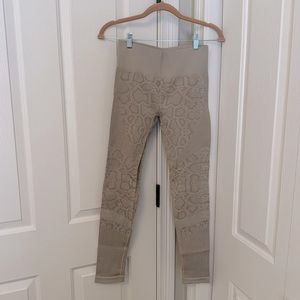 Varley Snakeskin leggings Sz Large